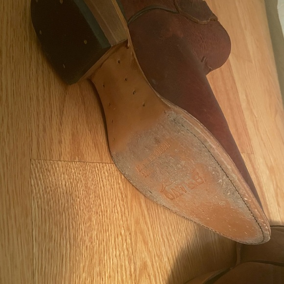 Elegant Brown Leather Ankle Boots - Picture 4 of 5